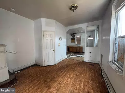 427 E 27th St, Baltimore, MD 21218 photo 7