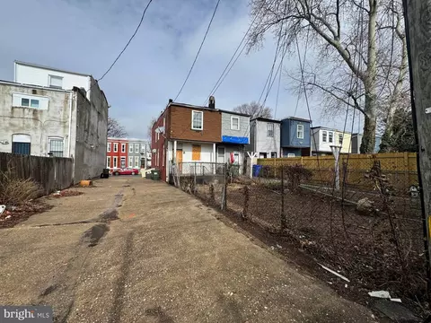427 E 27th St, Baltimore, MD 21218 photo 4