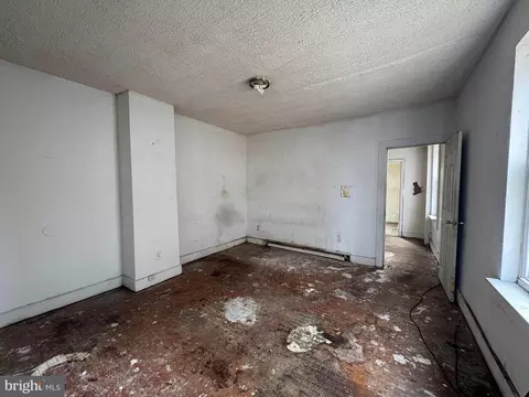 427 E 27th St, Baltimore, MD 21218 photo 11