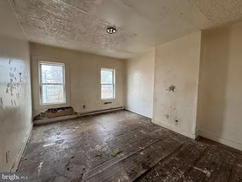 427 E 27th St, Baltimore, MD 21218 photo 10