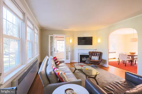 Living - 215 E Lake Ave, Baltimore, MD 21212 photo 1 of 2