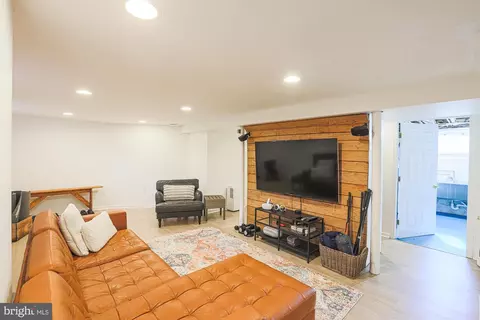 Other - 215 E Lake Ave, Baltimore, MD 21212 photo 7 of 11