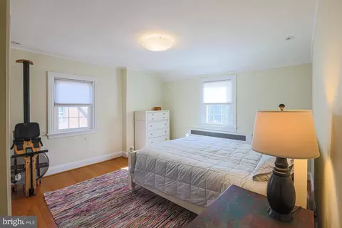 Bedroom - 215 E Lake Ave, Baltimore, MD 21212 photo 4 of 8