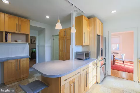 Kitchen - 215 E Lake Ave, Baltimore, MD 21212 photo 2 of 5
