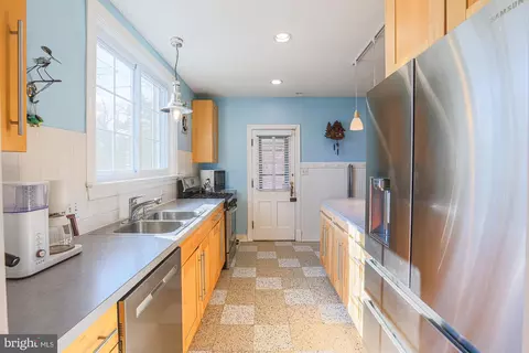 Kitchen - 215 E Lake Ave, Baltimore, MD 21212 photo 1 of 5