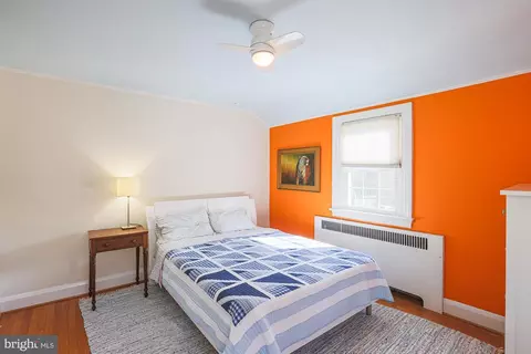 Bedroom - 215 E Lake Ave, Baltimore, MD 21212 photo 7 of 8
