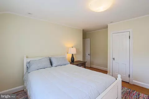 Bedroom - 215 E Lake Ave, Baltimore, MD 21212 photo 6 of 8
