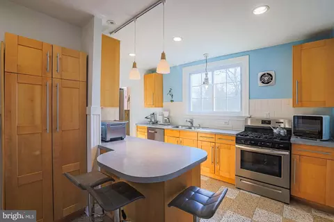 Kitchen - 215 E Lake Ave, Baltimore, MD 21212 photo 4 of 5