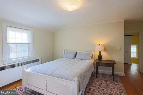 Bedroom - 215 E Lake Ave, Baltimore, MD 21212 photo 5 of 8