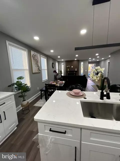 Entry Way - 5211 W North Ave, Baltimore, MD 21207 photo 7 of 9