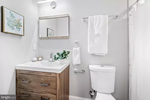 Bath - 1518 E Clement St, Baltimore, MD 21230 photo 3 of 4