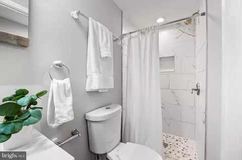 Bath - 1518 E Clement St, Baltimore, MD 21230 photo 4 of 4
