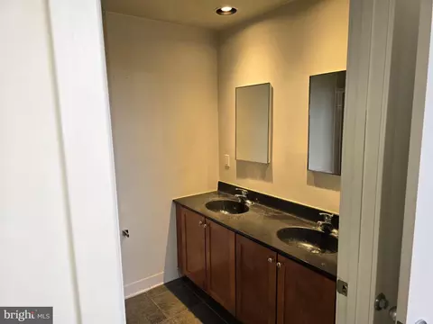 Bath - 1211 Light St #201, Baltimore, MD 21230 photo 3 of 3