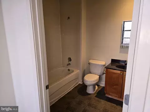 Bath - 1211 Light St #201, Baltimore, MD 21230 photo 1 of 3