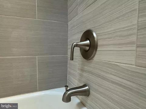 Bath - 831 Belgian Ave, Baltimore, MD 21218 photo 3 of 4