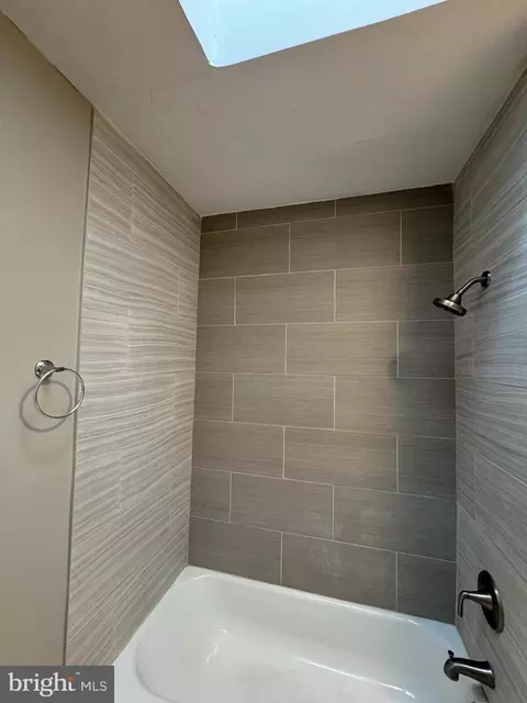 Bath - 831 Belgian Ave, Baltimore, MD 21218 photo 4 of 4