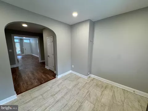 Entry Way - 831 Belgian Ave, Baltimore, MD 21218 photo 2 of 5