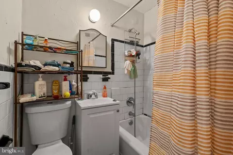 Bath - 4002 Edgewood Rd, Baltimore, MD 21215 photo 2 of 2