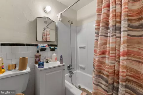 Bath - 4002 Edgewood Rd, Baltimore, MD 21215 photo 1 of 2