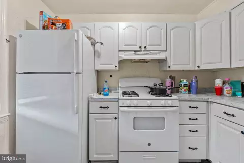 Kitchen - 4002 Edgewood Rd, Baltimore, MD 21215 photo 2 of 4