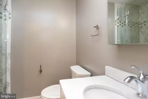 Bath - 2074 Eric Shaefer Way, Baltimore, MD 21211 photo 4 of 4