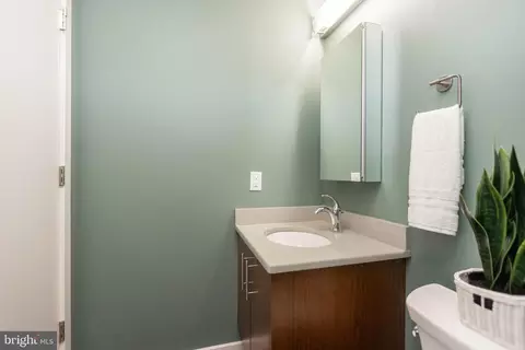 Bath - 2074 Eric Shaefer Way, Baltimore, MD 21211 photo 1 of 4