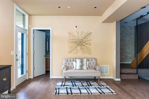 Entry Way - 2074 Eric Shaefer Way, Baltimore, MD 21211 photo 2 of 4