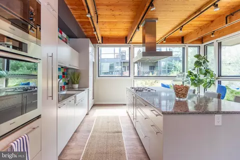 Kitchen - 2074 Eric Shaefer Way, Baltimore, MD 21211 photo 3 of 6