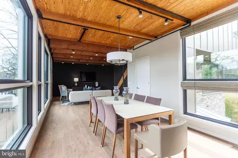 Dining - 2074 Eric Shaefer Way, Baltimore, MD 21211 photo 3 of 5