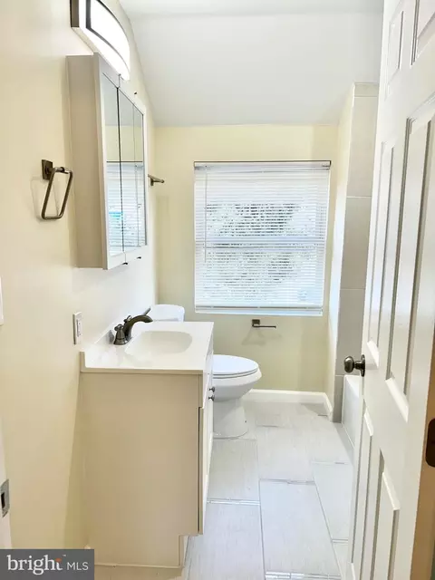 Bath - 1533 E 35th St, Baltimore, MD 21218 photo 1 of 6