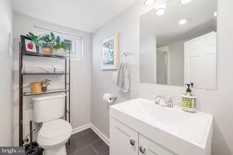 Bath - 5915 Bertram Ave, Baltimore, MD 21214 photo 4 of 5