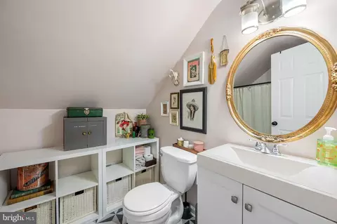 Bath - 5915 Bertram Ave, Baltimore, MD 21214 photo 2 of 5