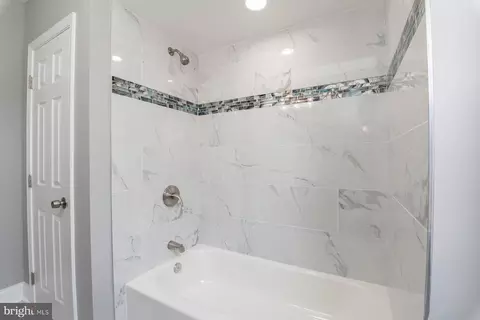 Bath - 1259 E Belvedere Ave, Baltimore, MD 21239 photo 3 of 3