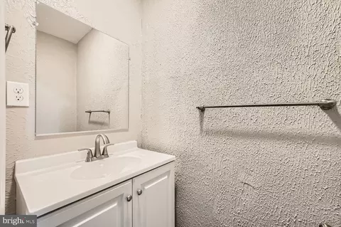 Bath - 741 Mccabe Ave, Baltimore, MD 21212 photo 1 of 2