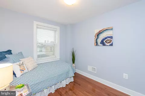 Bedroom - 433 E Lanvale St, Baltimore, MD 21202 photo 3 of 6