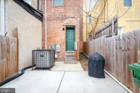 Exterior - 433 E Lanvale St, Baltimore, MD 21202 photo 2 of 4