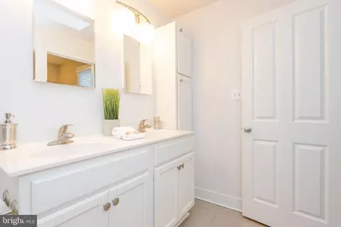 Bath - 433 E Lanvale St, Baltimore, MD 21202 photo 4 of 4