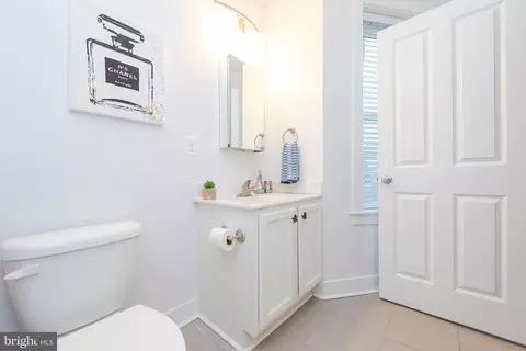 Bath - 433 E Lanvale St, Baltimore, MD 21202 photo 2 of 4
