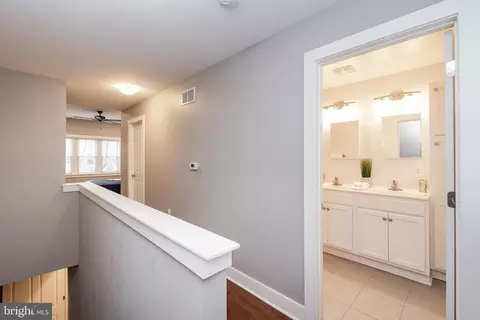 Entry Way - 433 E Lanvale St, Baltimore, MD 21202 photo 4 of 5