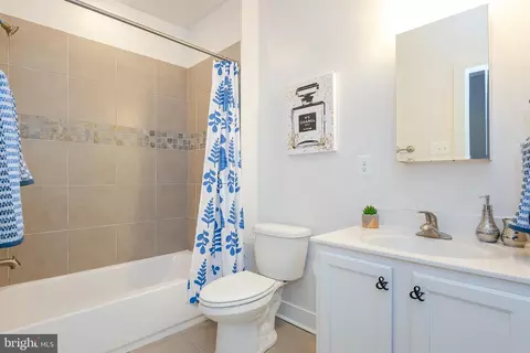 Bath - 433 E Lanvale St, Baltimore, MD 21202 photo 1 of 4