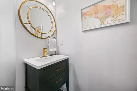Bath - 902 Oldham St, Baltimore, MD 21224 photo 1 of 4