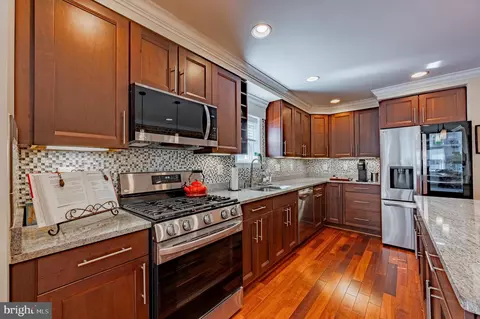 Kitchen - 1250 Hull St, Baltimore, MD 21230 photo 4 of 8