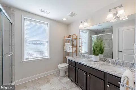Bath - 1250 Hull St, Baltimore, MD 21230 photo 4 of 5
