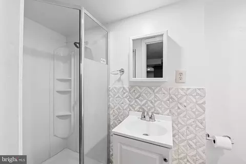 Bath - 2908 E Cold Spring Ln, Baltimore, MD 21214 photo 2 of 2