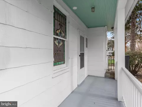 Exterior - 512 N Chapel Gate Ln, Baltimore, MD 21229 photo 5 of 9