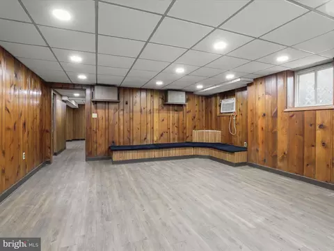 Living - 512 N Chapel Gate Ln, Baltimore, MD 21229 photo 17 of 17