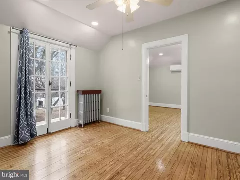 Bedroom - 512 N Chapel Gate Ln, Baltimore, MD 21229 photo 5 of 12