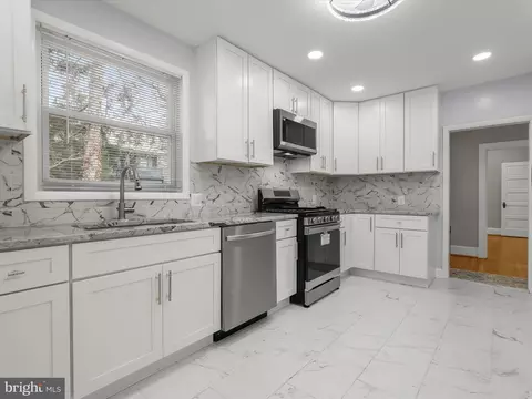 Kitchen - 512 N Chapel Gate Ln, Baltimore, MD 21229 photo 1 of 5