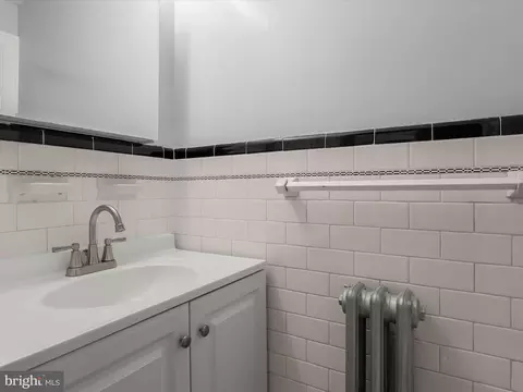 Bath - 512 N Chapel Gate Ln, Baltimore, MD 21229 photo 1 of 8