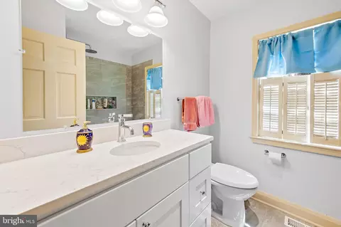 104 Overhill Rd, Baltimore, MD 21210 photo 41